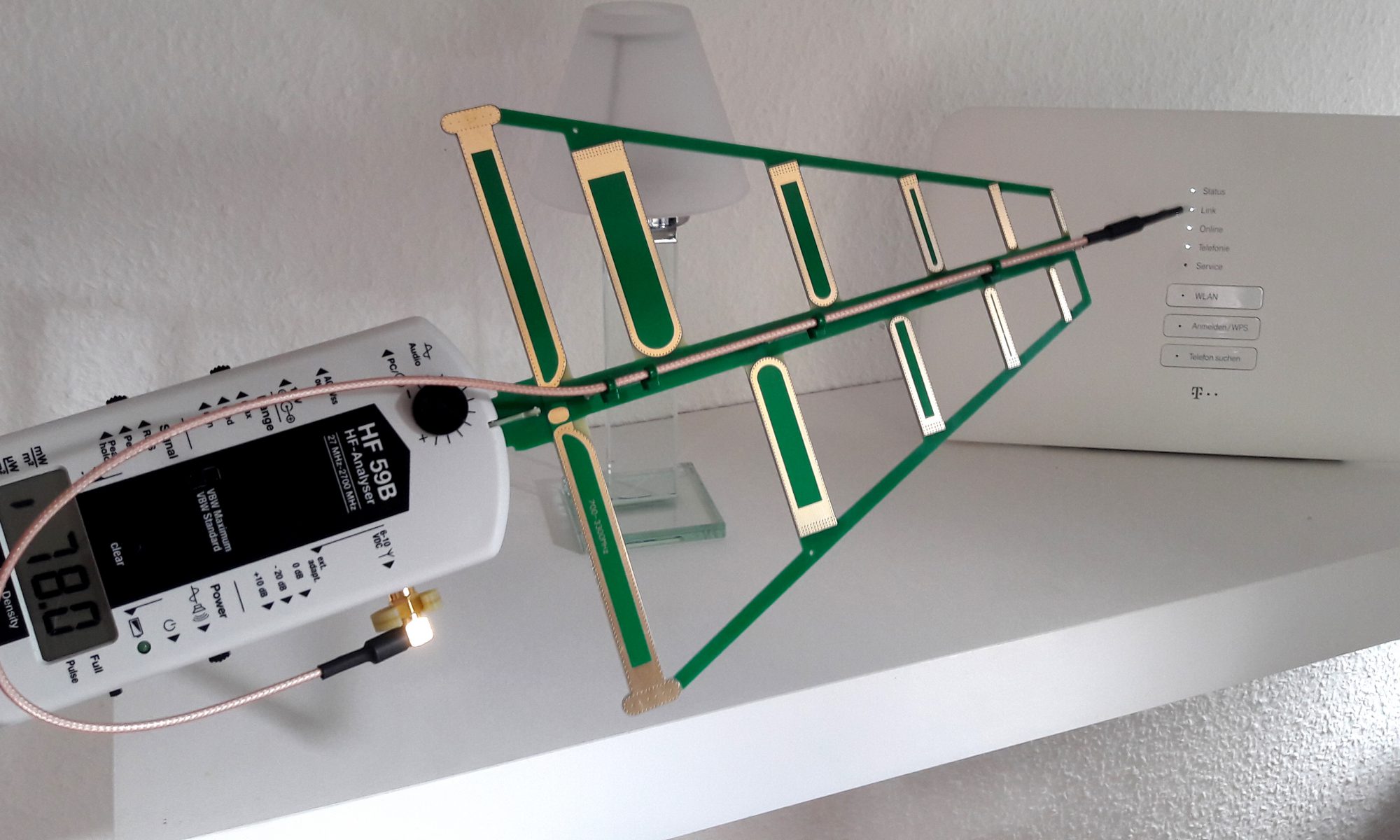 Unsere Messgeräte entsprechen den hohen Standards der Baubiologischen Messtechnik.
